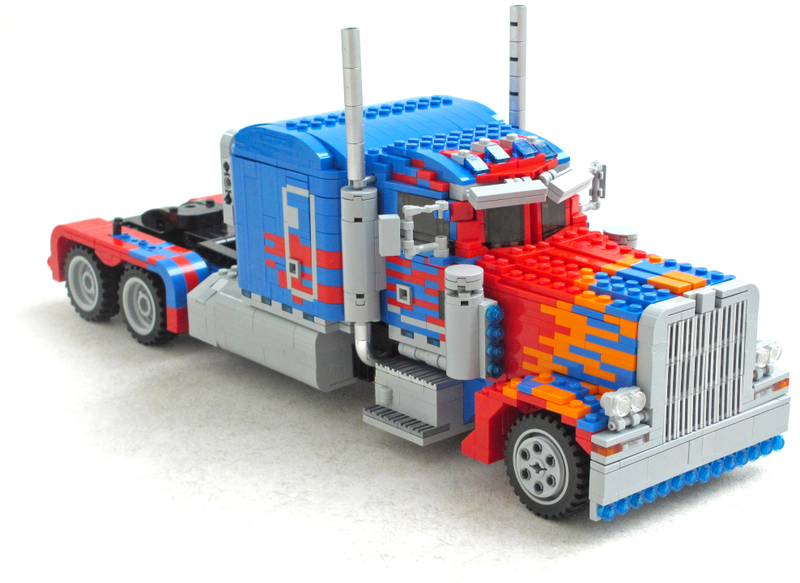 Illustration for article titled This Transforming Lego Optimus Prime Must Be Bending the Laws of Physics